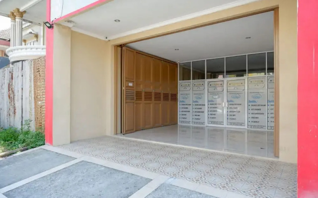 RedDoorz near Hartono Mall Solo