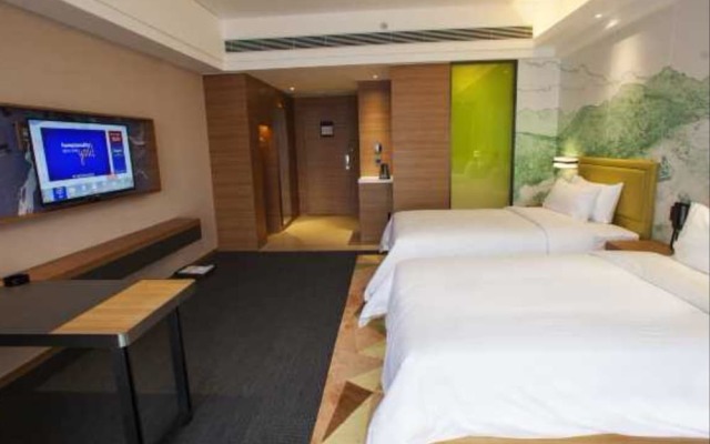 Отель Hampton By Hilton Qingyuan Qingxin комната для гостей
