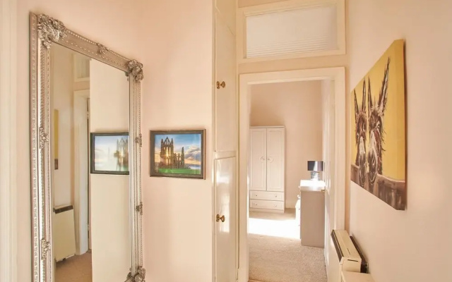 Rooftops in Whitby With 1 Bedrooms and 1 Bathrooms