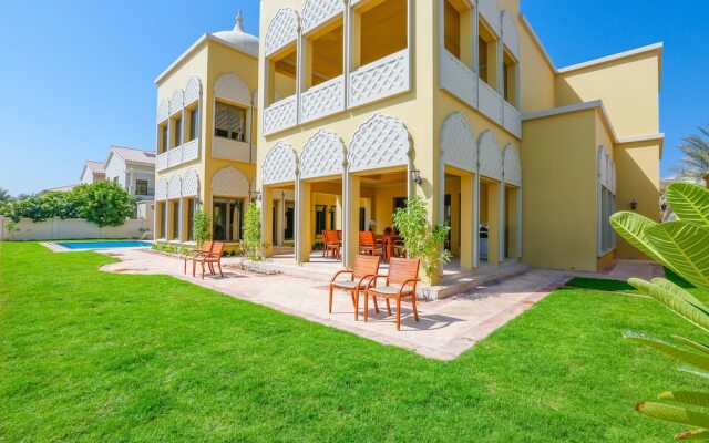Отель E&T Holiday Homes - Signature Villa K вид на фасад