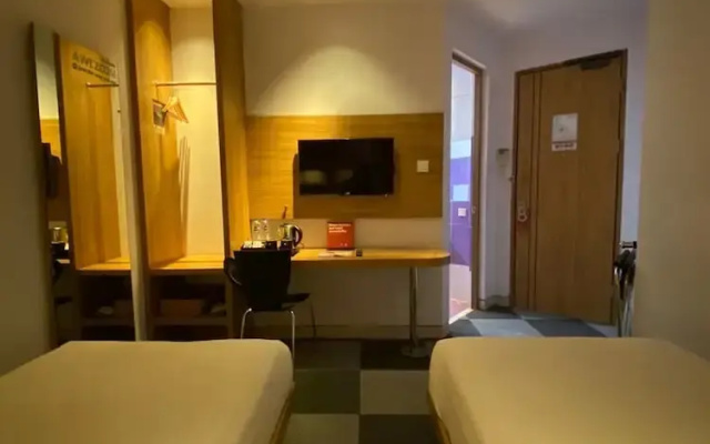 Mooz Hotel Surabaya