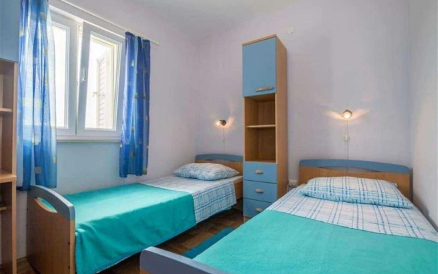 Apartment Mer