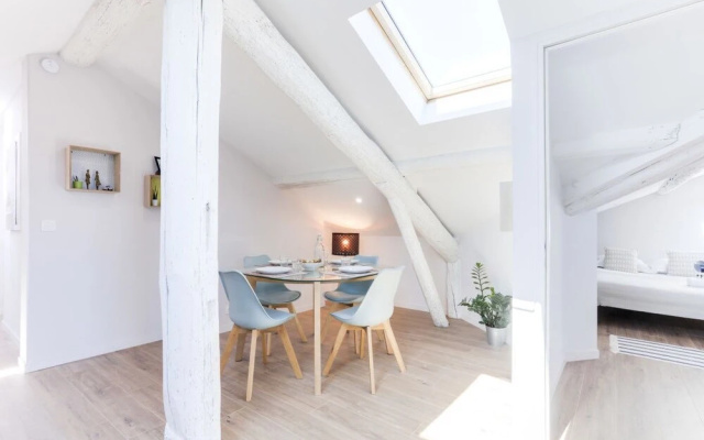 Wonderful 2 Bedrooms, Place de la Comédie