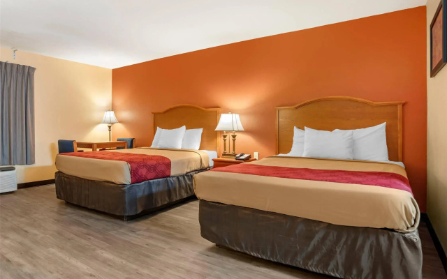 Econo Lodge Inn & Suites Evergreen