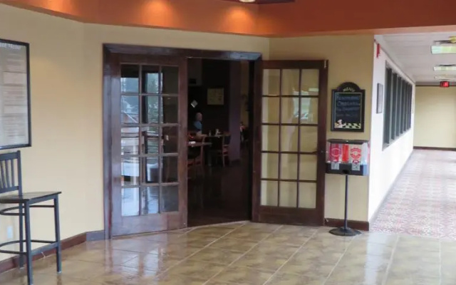 Days Inn Lead