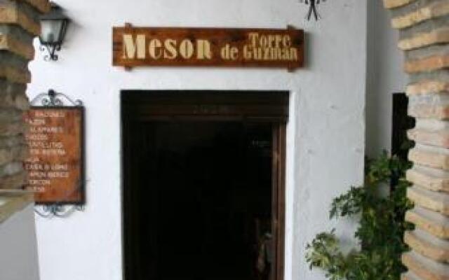 Отель Hostal Torre de Guzman Испания, Кониль-де-ла-Фронтера - отзывы, цены и фото номеров - забронировать отель Hostal Torre de Guzman онлайн вид на фасад