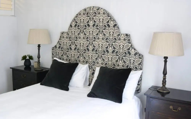 2 Bedroom Apartment Near Sea Point