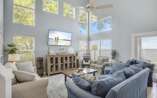 Northshore 960/960A* (2G) - 3BR 3BA - (8)
