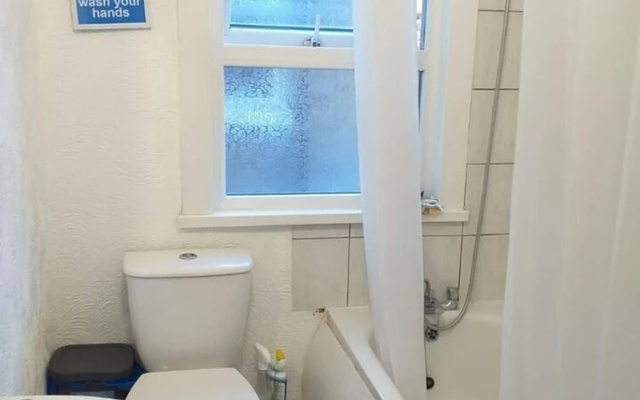 Lovely 5-bed House in London