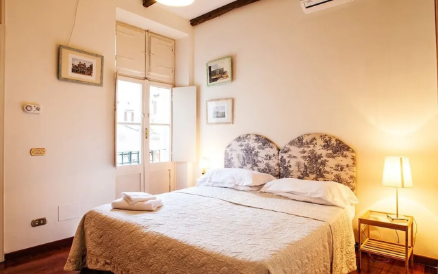 Clock Terrace House - FromHometoRome