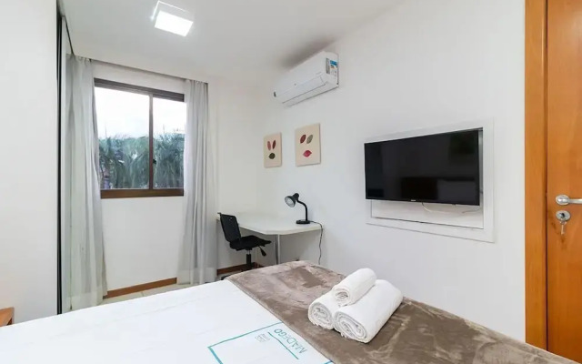 Apt Facing Lake Paranoa - Clr314