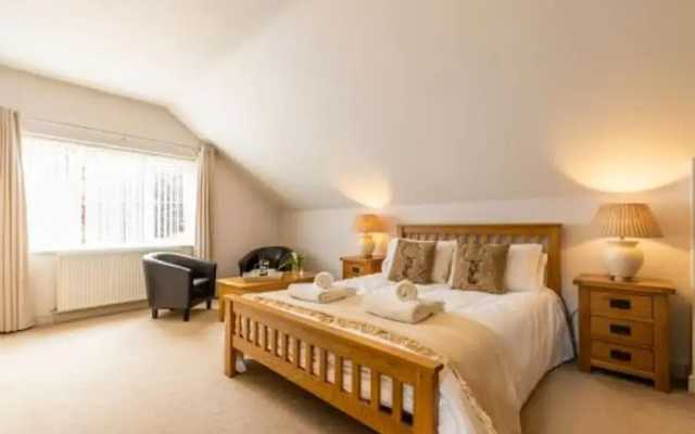 Host Stay Woodside House