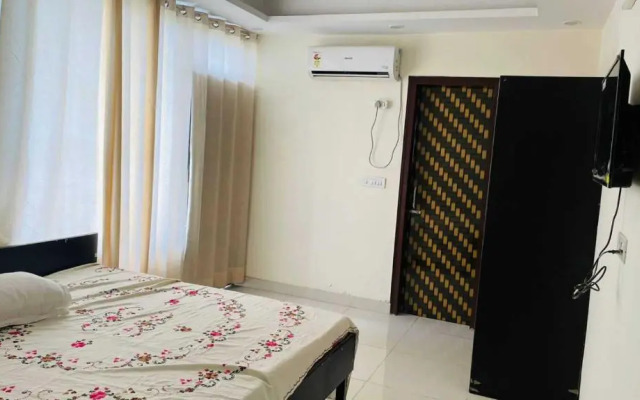 Oyo 92377 Rsk Crown Plaza