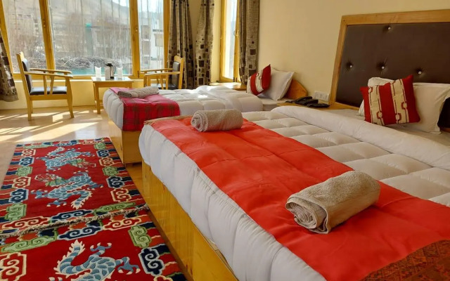 Hotel Khakshal Chubi
