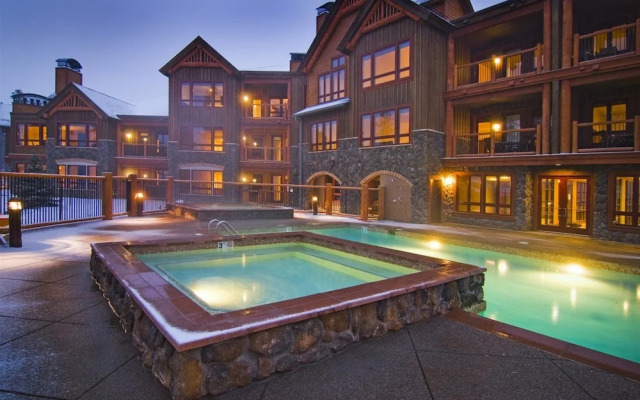 1 Bedroom Ski in, Ski Out Mountain Vacation Rental Just Steps from the Snowflake Ski Lift