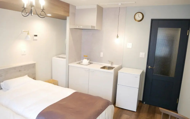 7 Rooms Hotel & Cafe