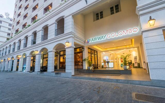 Отель Fairway Colombo вид на фасад