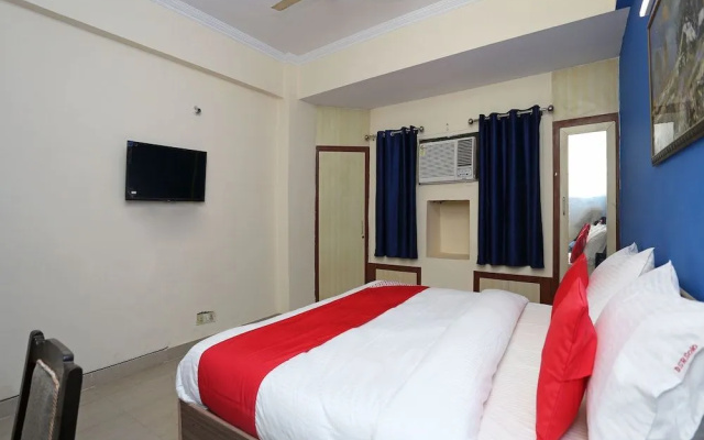 OYO 13278 Hotel Mohan Regency
