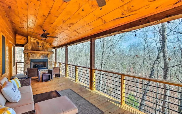 Luxury Cabin Vacation Rental in Mineral Bluff
