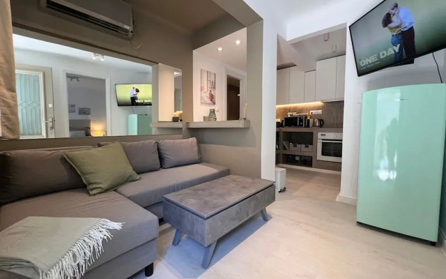 Diego s Cozy Athens Apartment Walk to Acropolis