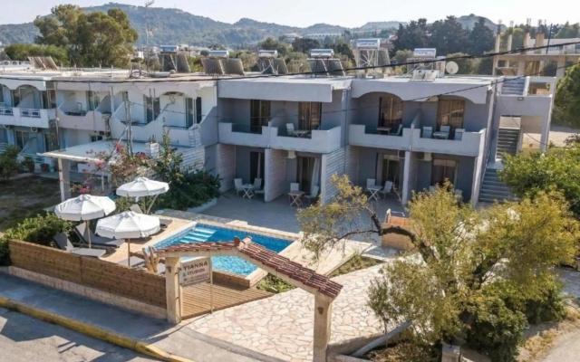 Yiannis Apartments