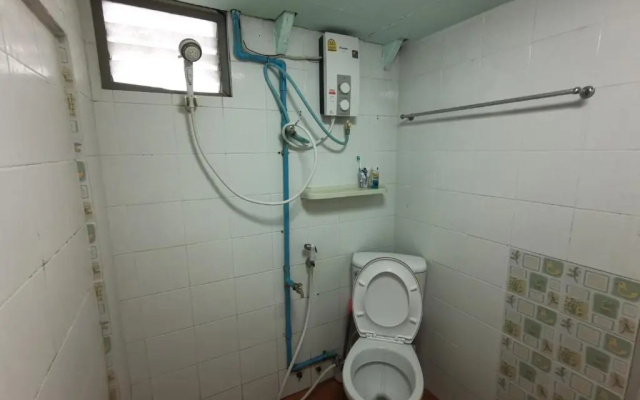 OYO 730 Meedee Hostel