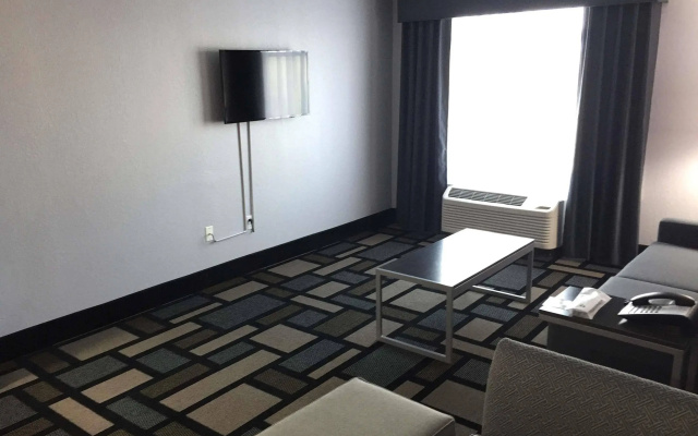 Best Western Plus Birmingham Inn & Suites