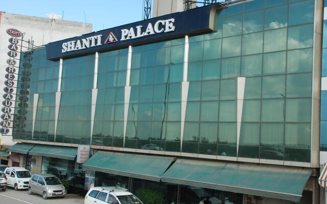 Отель Shanti Palace Индия, Нью-Дели - отзывы, цены и фото номеров - забронировать отель Shanti Palace онлайн вид на фасад