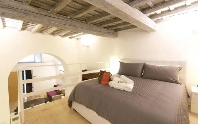Travel & Stay - Parione