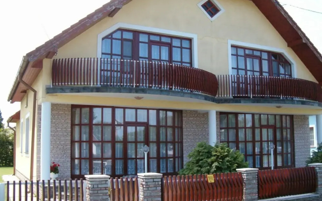 Yellow 2 Balatonm Riaf rd