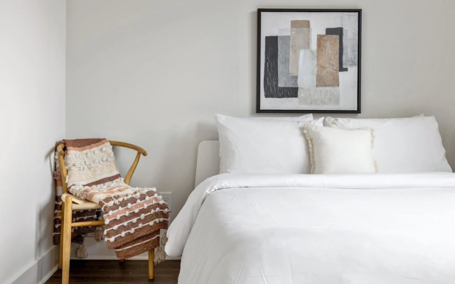 Cheerful Townhome With Garage EAV Local