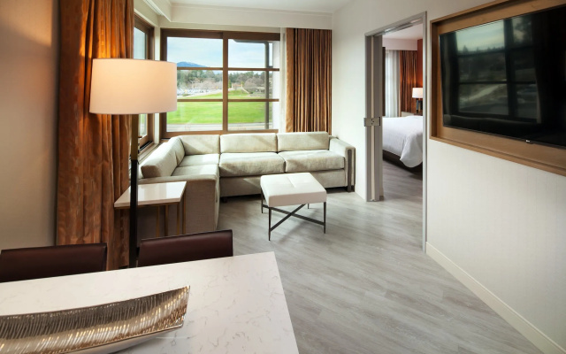 Sheraton Redding Hotel at the Sundial Bridge