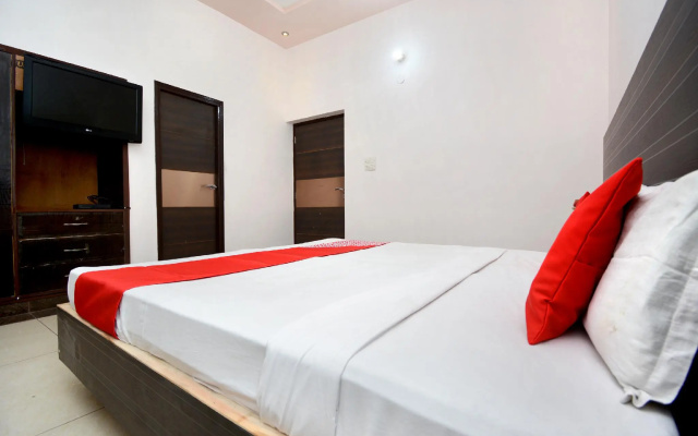 OYO 31031 Ds Royal Guest House