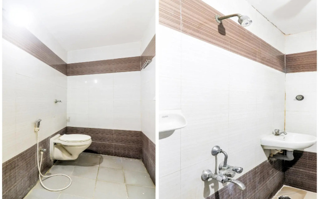 OYO 77418 Hotel Golden Park
