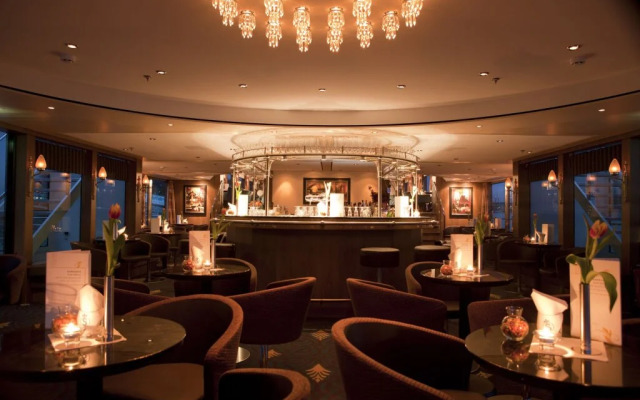 Crossgates Hotelship 4 Star - AltstadtNord - Köln
