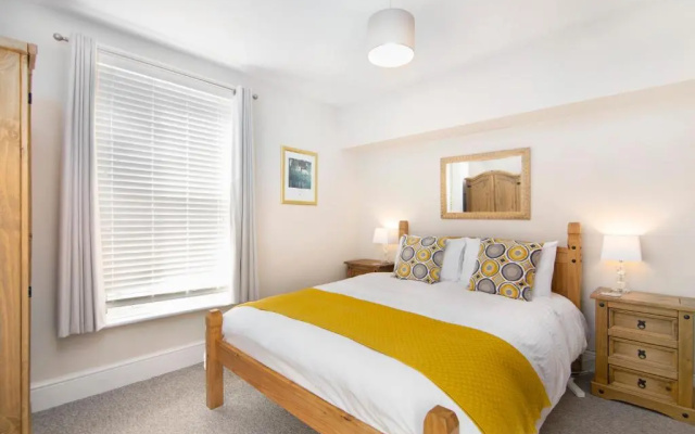 Salt Lane Apartments