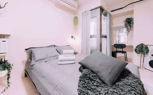 Minimalist Loft 605
