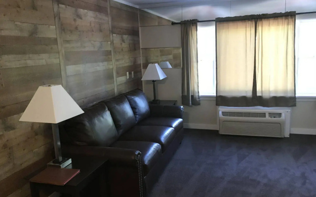 Carriage House Country Club