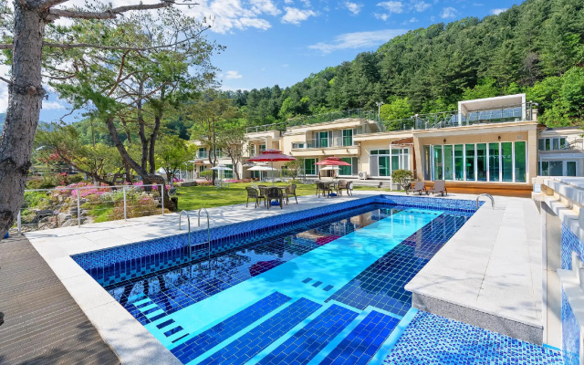 Gapyeong Healing Poolvilla Pension Town