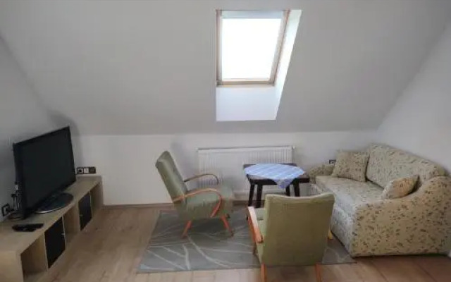 Apartman V Podkrovi