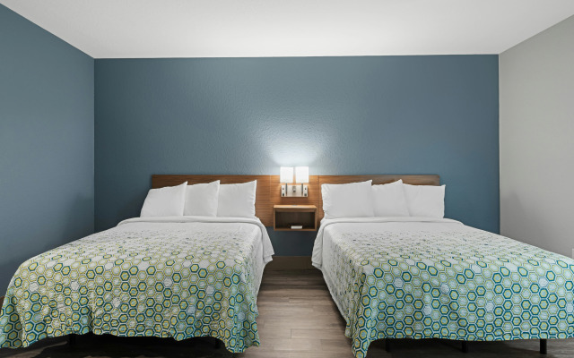 HomeTowne Studios by Red Roof Bradenton