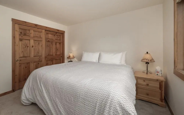 Silversnow 476 3 Bedroom Townhouse by RedAwning