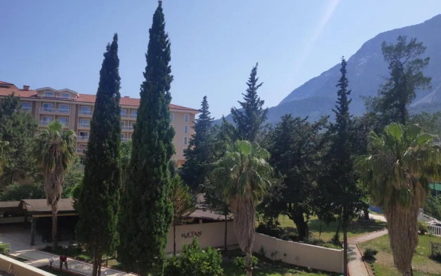 Alexius Beach Hotel