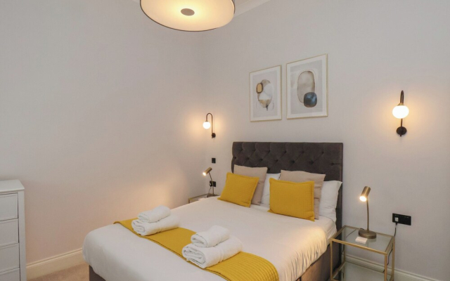 The Salisbury Apartment 103