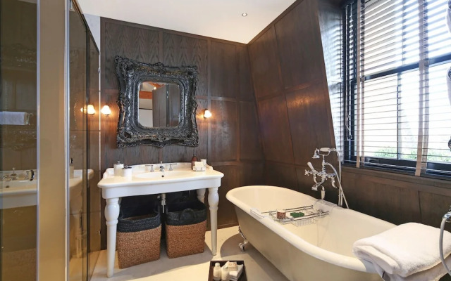 Super Premium - Cadogan Square 3 Bedroom Apartment