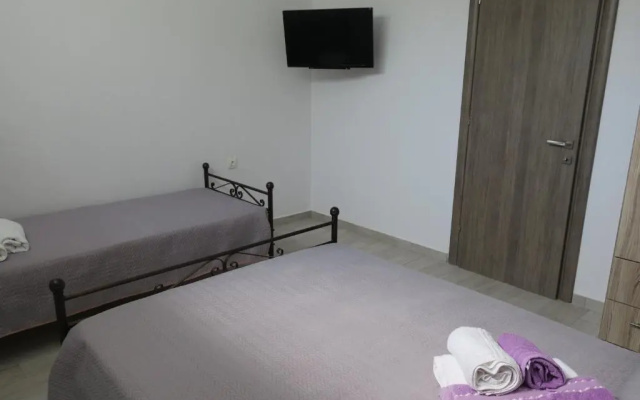 Toula' s Village Apartment