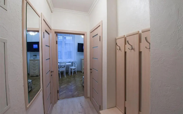 Apartment on Doroshenka 12