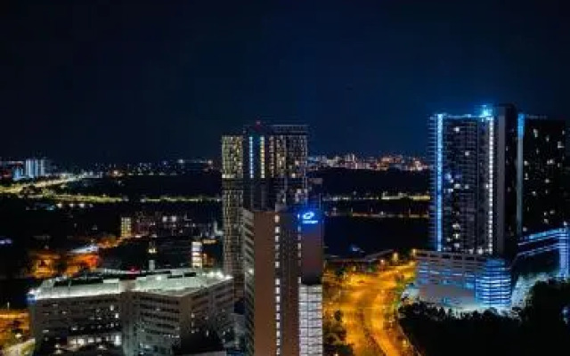 Grand Medini Suites by RR JBcity
