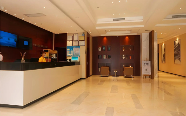 City Comfort Inn Hotel (Zhanjiang Huaduhui Dingsheng Square)