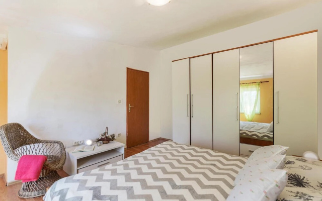 Beautiful Home in Pula With Wifi and 2 Bedrooms